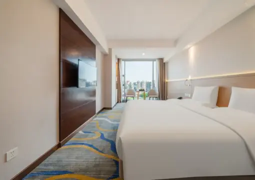 Deluxe City View King Room
