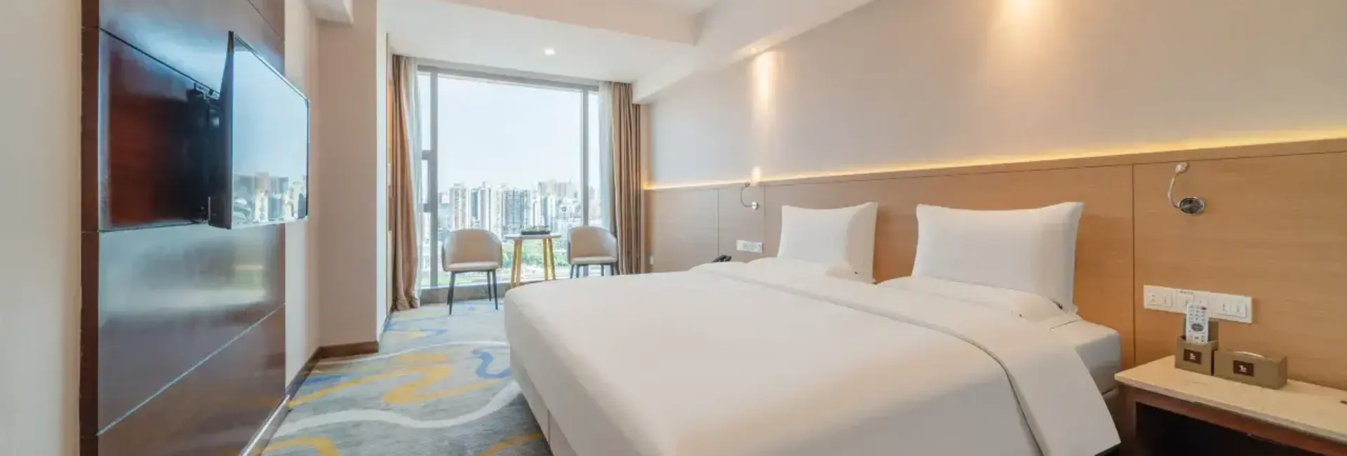 Deluxe City View King Room