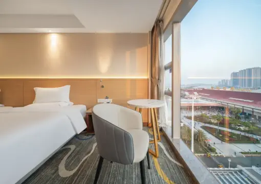 Deluxe City View King Room