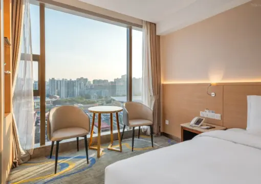 Deluxe City View Twin Room