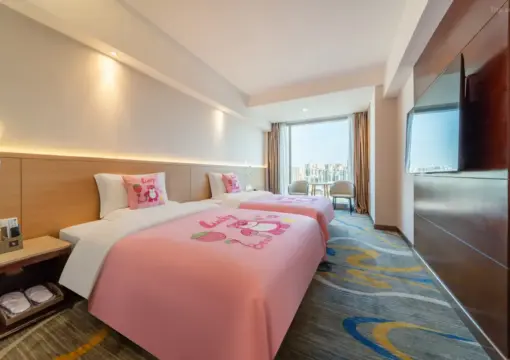 Exceptional City-View Family Twin Bed Room