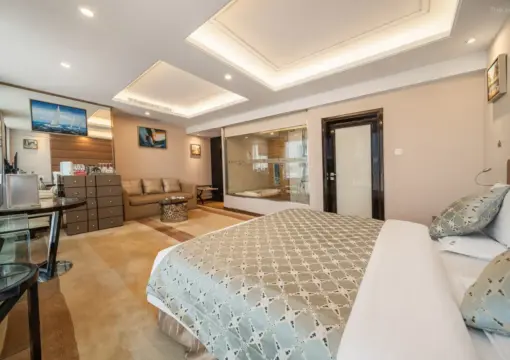 Executive Double Bed Room (Screen Projection TV + Panoramic Floor-to-Ceiling Window + Large Bathtub + Smart Toilet)