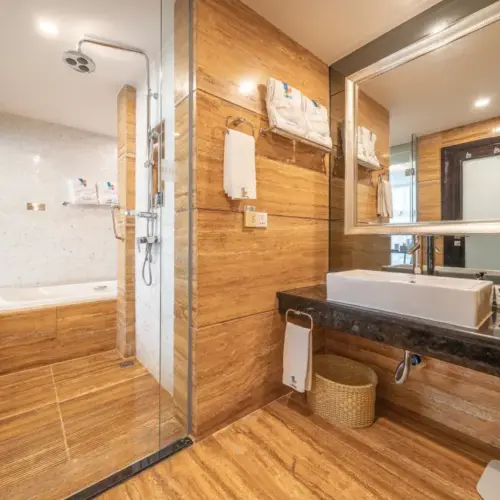 Executive Double Bed Room (Screen Projection TV + Panoramic Floor-to-Ceiling Window + Large Bathtub + Smart Toilet)