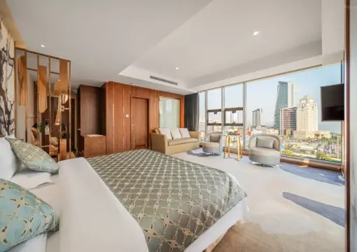 Executive Double Bed Room (Screen Projection TV + Panoramic Floor-to-Ceiling Window + Large Bathtub + Smart Toilet)
