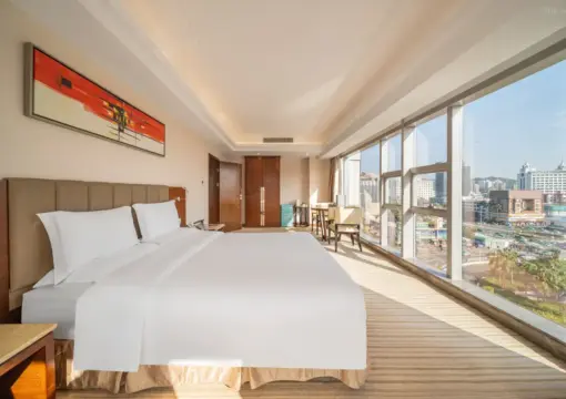 Premier Family Friendly Suite – Sea-View (2 Beds)